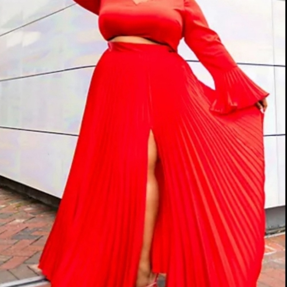 Plus Size - Red Pleated Skirt